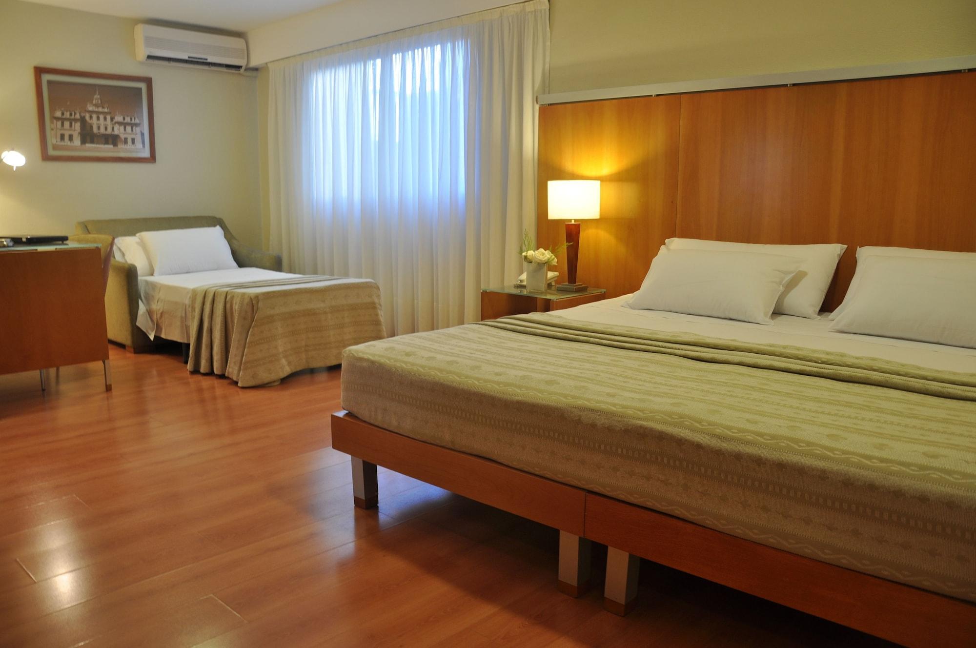 Hotel Solans Presidente Rosario Esterno foto